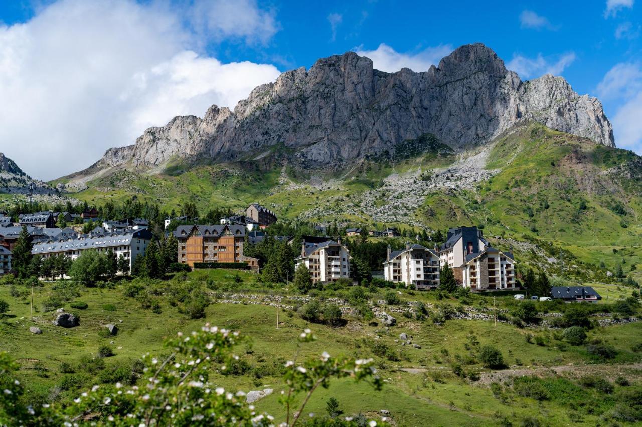 Snoe Hotel Formigal Eksteriør bilde